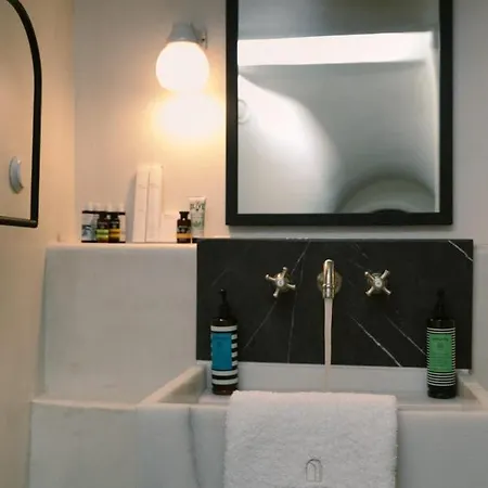 Thera Apartment