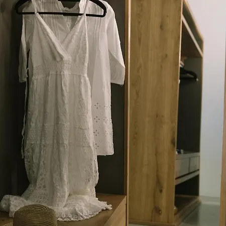 Thera Apartment *