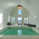 Thera Apartment